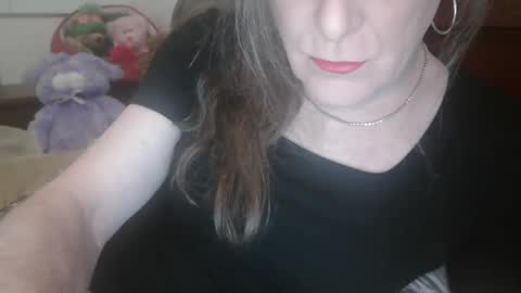 Snapshot of funtimetgirl chatting on January 4, 11:33 am Jessie Love online show from January 4, 11:33 am