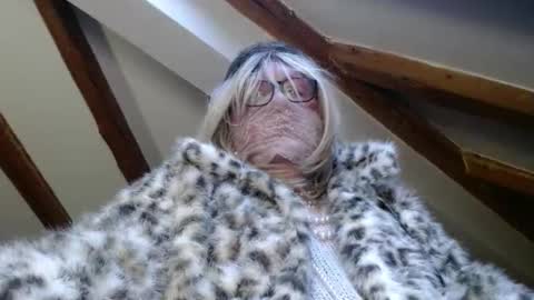 Snapshot of fursdany chatting on October 5, 6:23 am Dany online show from October 5, 6:23 am