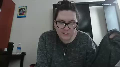 Snapshot of fuzzypeaches87 chatting on January 5, 6:33 pm fuzzypeaches87 online show from January 5, 6:33 pm