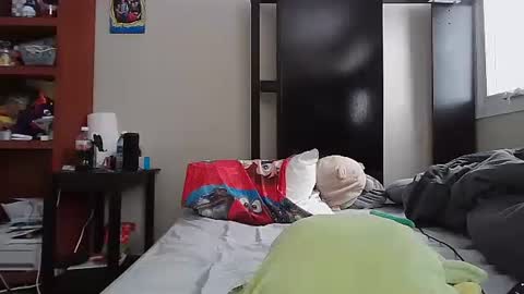 Snapshot of fuzzypeaches87 chatting on January 15, 4:00 pm fuzzypeaches87 online show from January 15, 4:00 pm