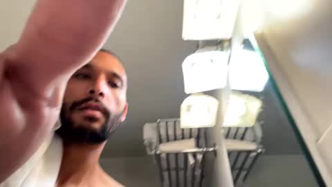 Snapshot of fvvkboyy chatting on January 13, 2:18 am fvvkboyy online show from January 13, 2:18 am