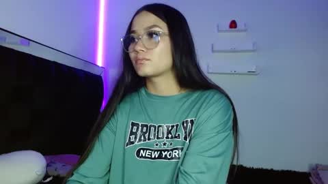 Victoria online show from March 4, 11:00 pm