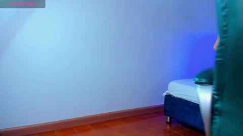 Snapshot of gabriel_beckett chatting on December 19, 11:29 am gabriel_beckett online show from December 19, 11:29 am