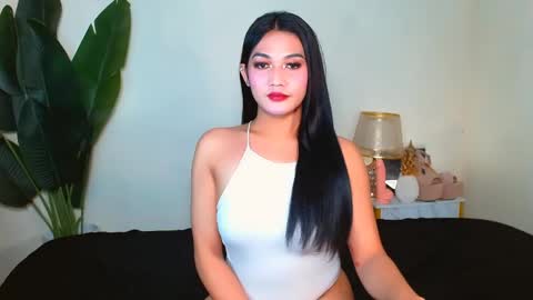 gabriela_deluxe online show from May 16, 9:46 pm