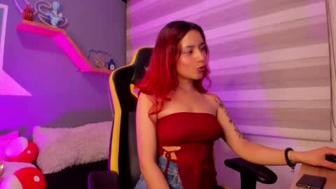 Snapshot of gabrielaa_castro chatting on November 11, 11:05 pm gabi online show from November 11, 11:05 pm