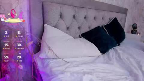   online show from December 17, 12:33 pm