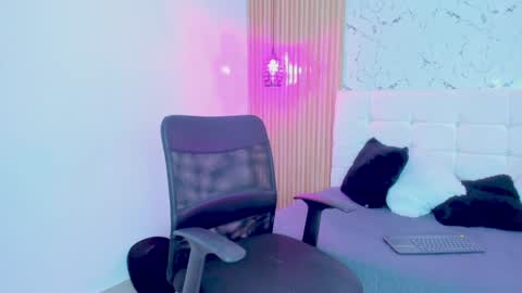 Gabriela Evans MS online show from January 31, 2:04 am