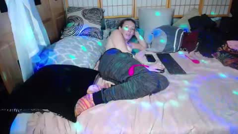 Snapshot of gabriellamorgan chatting on December 12, 3:43 am gabriellamorgan online show from December 12, 3:43 am