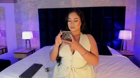 Snapshot of gaby_blaze chatting on March 8, 10:13 pm Gaby Blaze online show from March 8, 10:13 pm