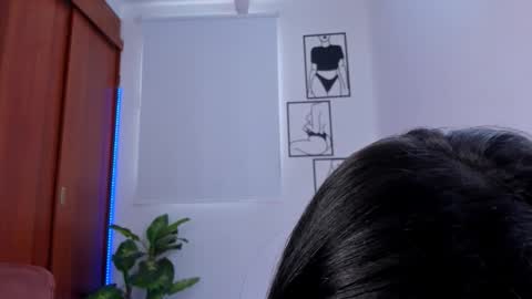 Snapshot of gaby_girl chatting on February 10, 7:51 pm online show from February 10, 7:51 pm