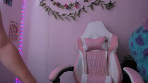 Snapshot of gaby_vandriel chatting on April 13, 6:13 pm GABRIELA online show from April 13, 6:13 pm