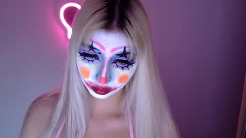 gabygumms online show from April 10, 3:39 pm