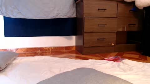 Snapshot of gabysot chatting on January 12, 5:01 pm gabysot online show from January 12, 5:01 pm