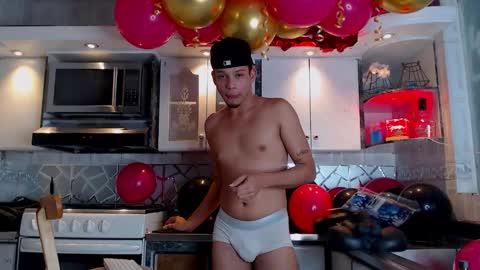 Snapshot of gael_zambrano chatting on February 11, 6:57 pm Gael sexy online show from February 11, 6:57 pm