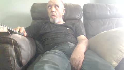 Snapshot of gaggn4it chatting on May 31, 12:45 pm me online show from May 31, 12:45 pm