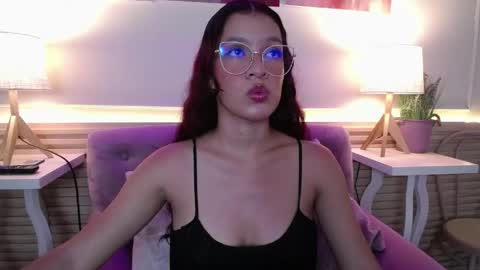 Briana  online show from May 6, 2:08 am