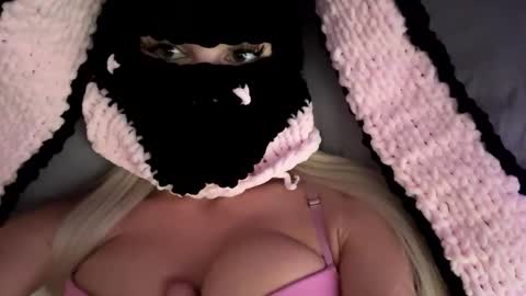Feetbaabe online show from May 25, 2:23 pm