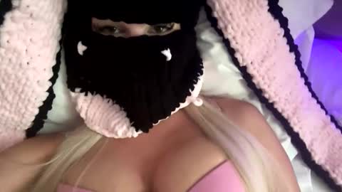 Feetbaabe online show from May 26, 12:34 pm