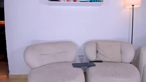 gal_stone_ online show from May 14, 12:06 am