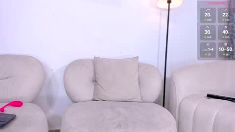 gal_stone_ online show from May 27, 12:51 am