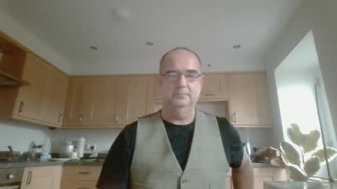 Snapshot of galacx chatting on December 15, 1:00 pm galacx online show from December 15, 1:00 pm