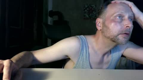 Snapshot of galadriel869 chatting on May 3, 8:48 pm galadriel869 online show from May 3, 8:48 pm