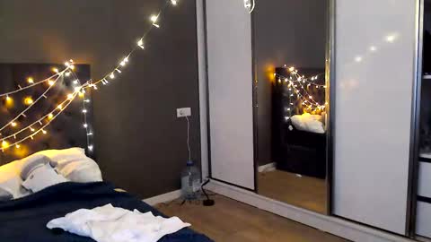 My name Lou 3 online show from December 16, 7:24 am