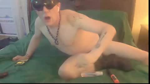 Snapshot of gallowsjackirl chatting on October 16, 6:36 am gallowsjackirl online show from October 16, 6:36 am