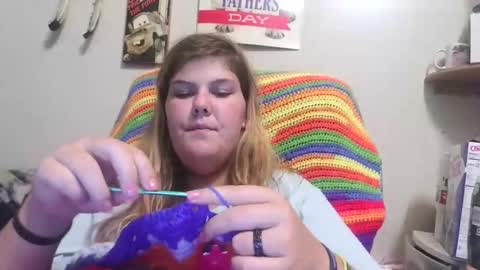 Snapshot of gamer202324 chatting on September 15, 12:10 am gamer202324 online show from September 15, 12:10 am