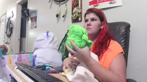 Snapshot of gamer202324 chatting on October 20, 1:06 am gamer202324 online show from October 20, 1:06 am