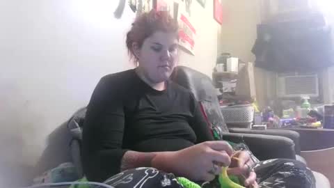 Snapshot of gamer202324 chatting on October 28, 12:36 am gamer202324 online show from October 28, 12:36 am