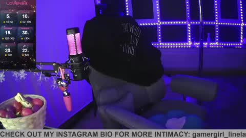 gamergirl_linela online show from April 2, 9:23 pm