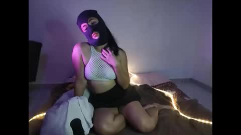 Snapshot of gandelove chatting on October 23, 6:23 am Shelovesthemask online show from October 23, 6:23 am