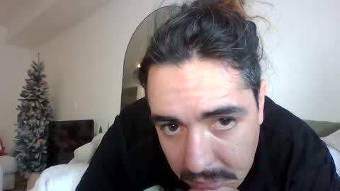 Snapshot of gangdrewski chatting on December 22, 9:34 pm gangdrewski online show from December 22, 9:34 pm