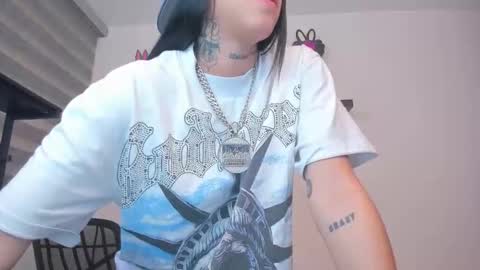 Snapshot of gangster_girl chatting on May 14, 5:14 am GANG online show from May 14, 5:14 am