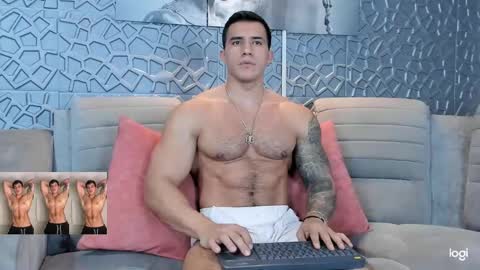 Snapshot of garret_alvin_ chatting on December 28, 8:36 pm Garret online show from December 28, 8:36 pm