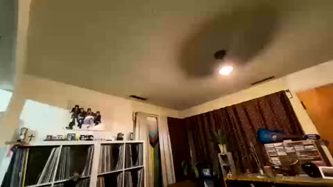 Snapshot of garypumpt chatting on October 16, 2:01 am marvin pumpt online show from October 16, 2:01 am