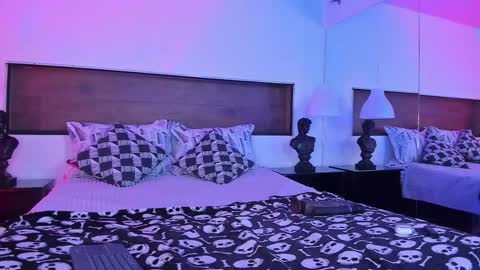  Usagi  online show from February 18, 8:49 pm