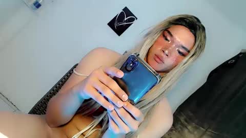 Snapshot of gata_olivia chatting on February 17, 12:56 pm JUST CALL ME OLIVIA online show from February 17, 12:56 pm