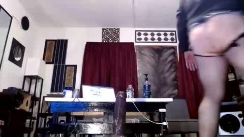 Snapshot of gatewaylaptop2019 chatting on October 16, 1:17 am gatewaylaptop2019 online show from October 16, 1:17 am