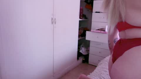 Snapshot of gatitahorny69 chatting on June 19, 3:27 pm gatitahorny69 online show from June 19, 3:27 pm