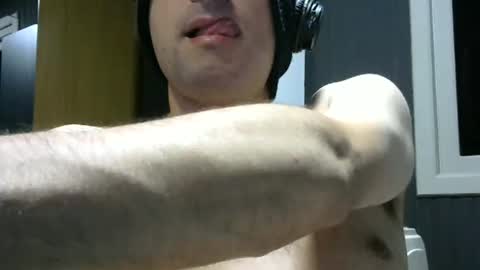 Snapshot of gauchors21 chatting on January 5, 3:00 am gauchors21 online show from January 5, 3:00 am