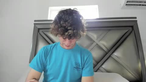 Snapshot of gayndepressed chatting on October 3, 9:45 pm Trace online show from October 3, 9:45 pm