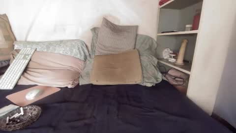 gayrobbin online show from May 10, 11:04 am