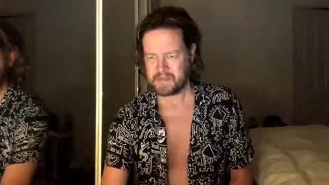 Snapshot of gcsurfer81 chatting on June 21, 9:01 am gcsurfer81 online show from June 21, 9:01 am