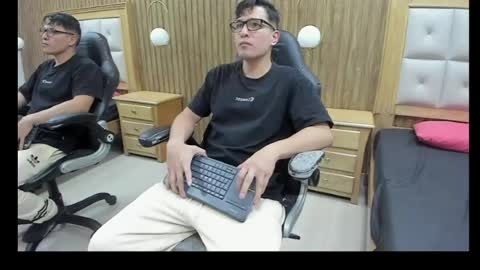 Gean Mclovin online show from April 30, 7:09 pm