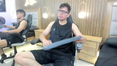 Gean Mclovin online show from May 4, 7:21 pm