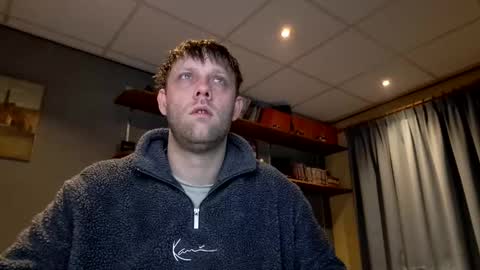 Snapshot of geile_brabander93 chatting on December 30, 12:00 am geile_brabander93 online show from December 30, 12:00 am