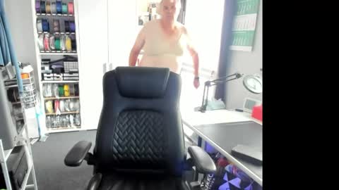 Snapshot of geiler_bock chatting on May 22, 7:59 am Geiler Bock online show from May 22, 7:59 am
