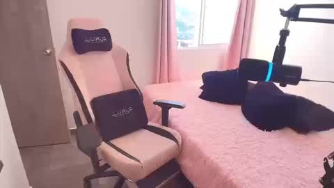 geminis11 online show from March 13, 8:48 pm